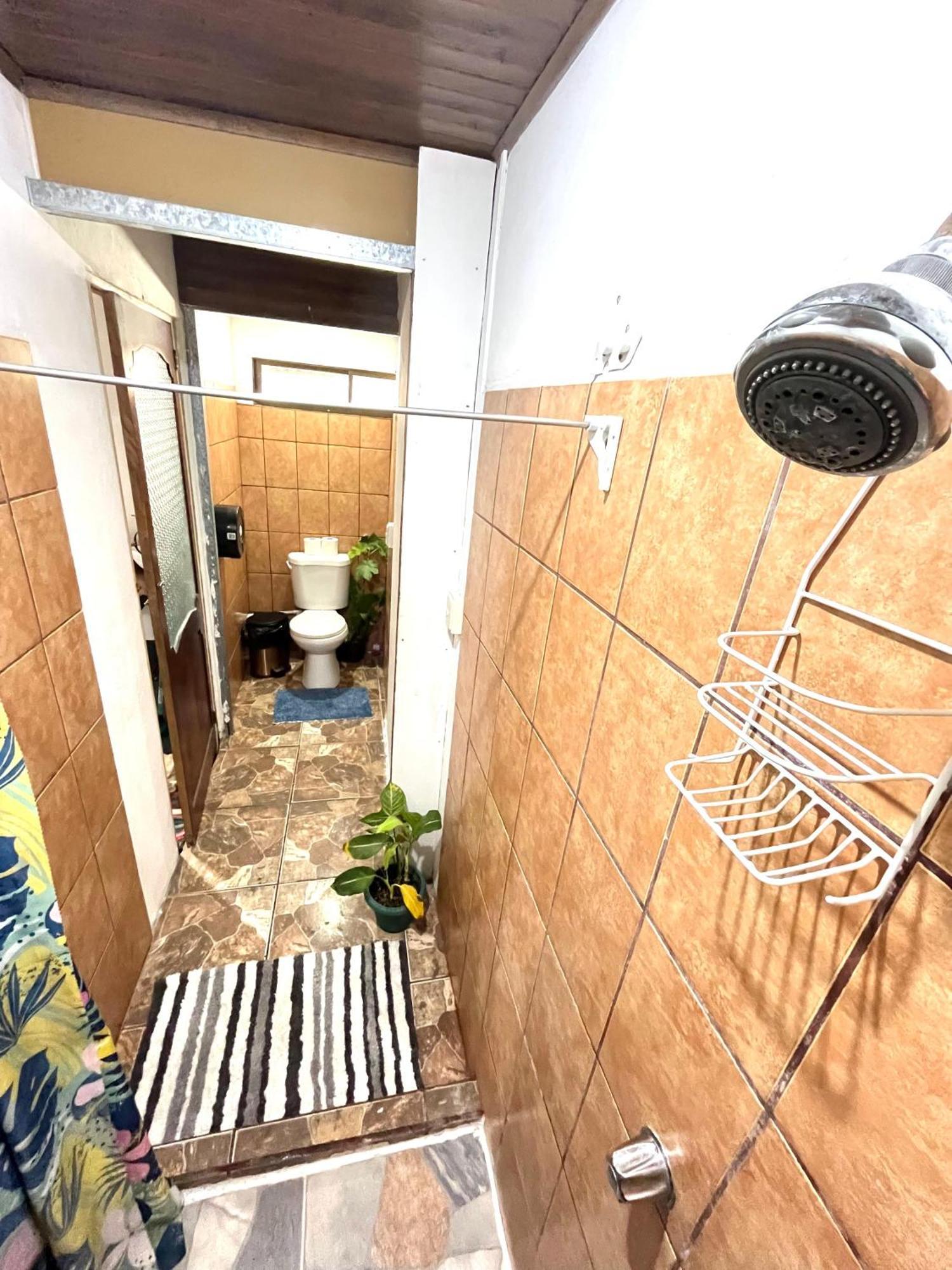 Cheap Hostel Quepos Exterior photo
