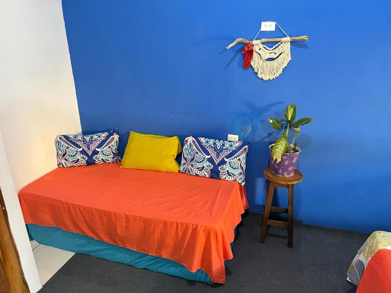 Cheap Hostel Quepos Exterior photo